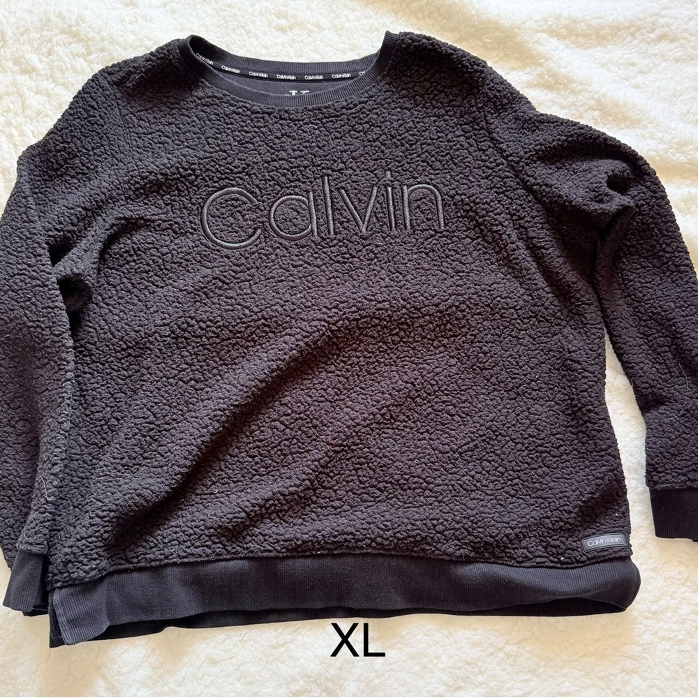 Women’s Calvin Klein sweatshirt
